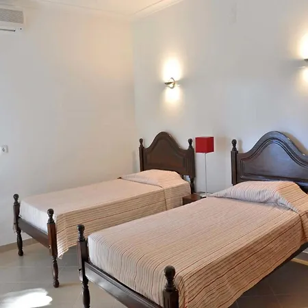 Villa In Vilamoura Near Beaches And Golf Villa *