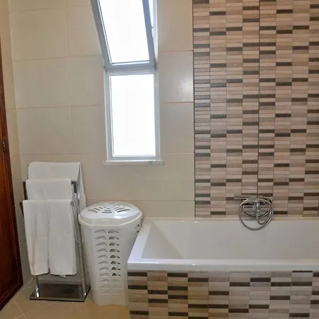 Villa In Vilamoura Near Beaches And Golf Villa *