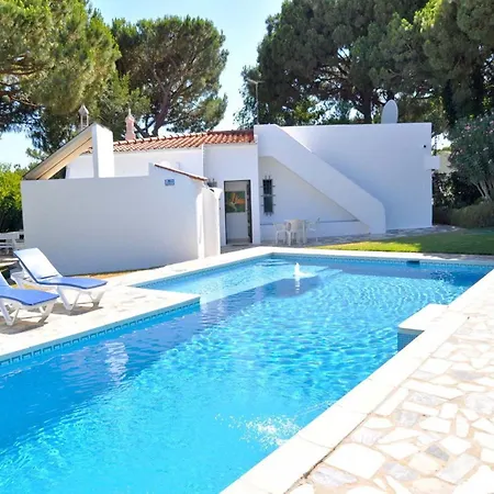 Villa In Vilamoura Near Beaches And Golf